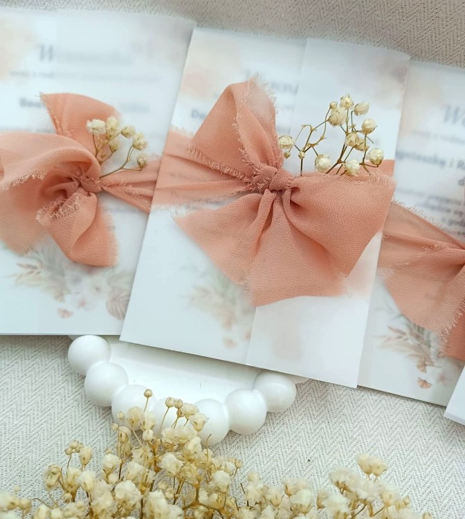 zaproszenie z kalką i wstążką.jpg