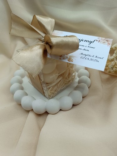 świeca w pudełku.jpg